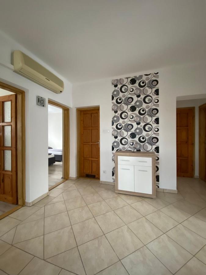 Veronika Lux Apartman Hajdúszoboszló Exteriör bild